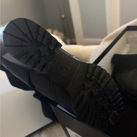 CHANEL 2019 Black Leather Heeled Boots - Picture 13 of 16